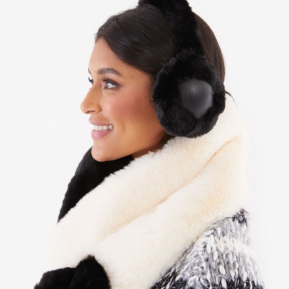🆕 APPARIS Faux Fur Stole Wrap Scarf & Faux Fur Earmuffs Black White - Picture 4 of 9